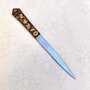 Abrecartas de estilo damasquinado de Toledo antiguo