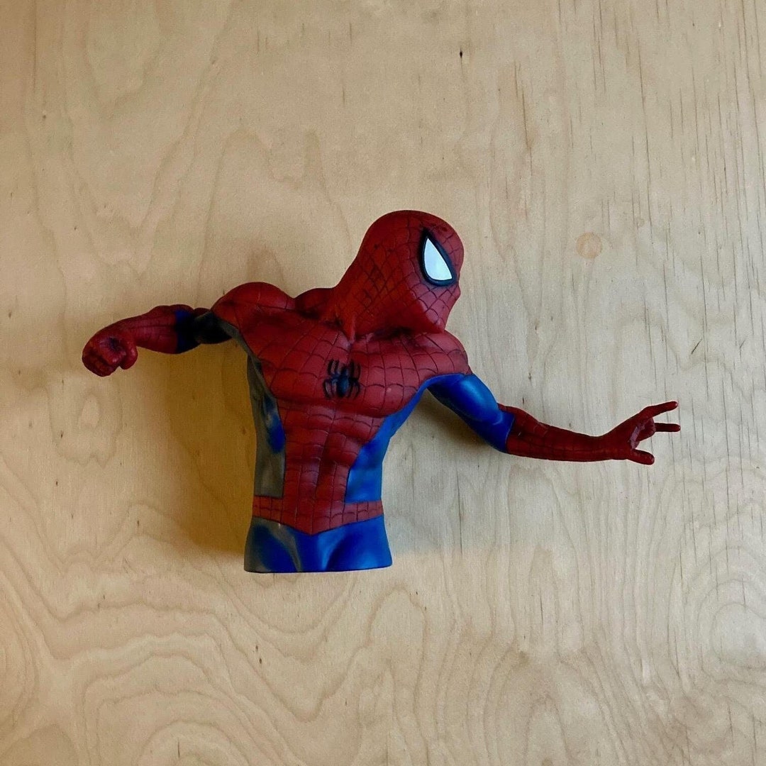 Marvel Salvadanaio Busto Spiderman The New - Figura 3D In PVC 30,5 Cm Per Collezionisti