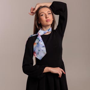 Une cravate pour femme unique pour tous les jours. Cadeau parfait pour les amateurs de mode ! Cravate. Cravatta.