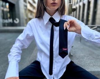 Classic Black Skinny Tie: Women's Necktie