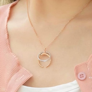 Collar porta anillos mágico personalizado, hecho a mano, martillado, colgante para regalar a mujeres, niñas, madres, médicos y enfermeras.