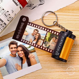 Llavero personalizado con rollo de película 10-35, llavero con forma de álbum de fotos de cámara, llavero con recuerdo de lata de película, regalos para amantes y amigos.