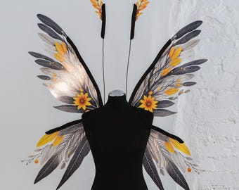 Alas de Hada Negras: Detalles Florales Amarillos, Disfraz de Halloween para Adulto