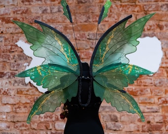 MUNAFIE Cape Unisexe en Forme d'ailes d'Isis pour Adulte, avec bâtons de Danse du Ventre, Costume d'halloween, de Danse du Ventre, pour Carnaval, Cosplay, fête, argenté