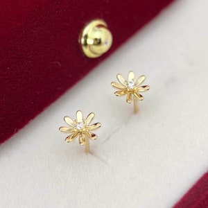 9K Solid Gold Small Daisy Flower Stud Earrings, Genuine Yellow Gold Tiny Delicate Flower Studs, Real Gold Floral Jewelry, Gift for Her