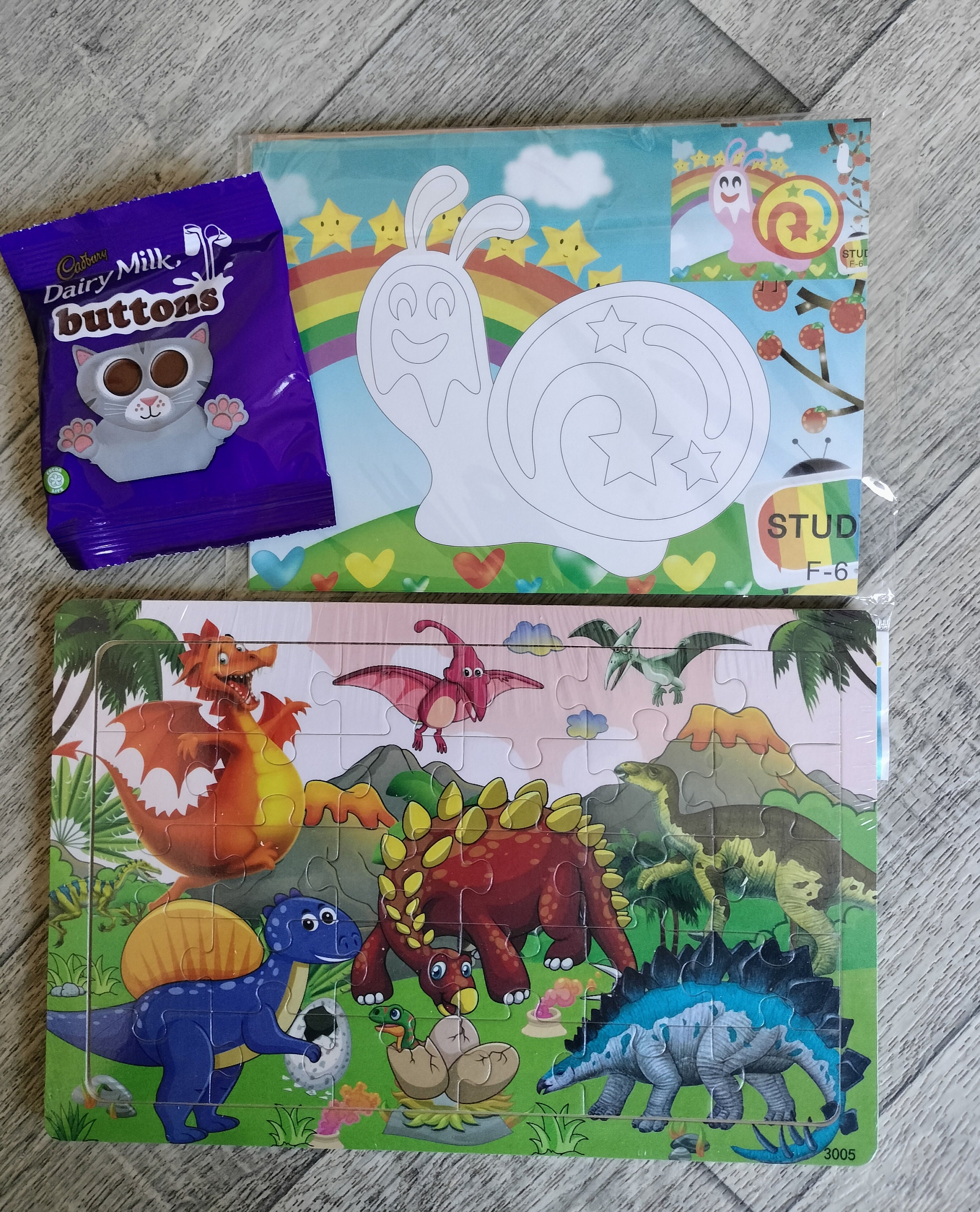 Ready Made Childrens Pass the Parcel Party Game Boys Girls Unisex ...