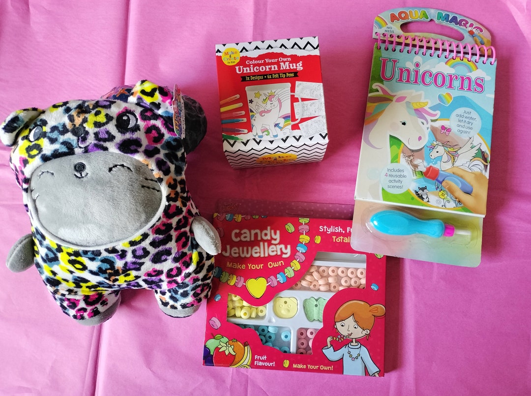 Ready Made Little Girls Pass the Parcel Party Games Sweets Novelties ...
