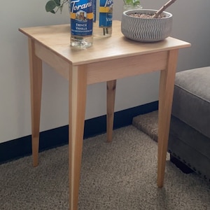 Shaker Style End Table zdjęcie 4