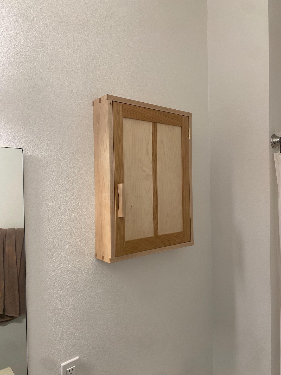 handmade-medicine-cabinet-solid-wood-hanging-cabinet-handcut