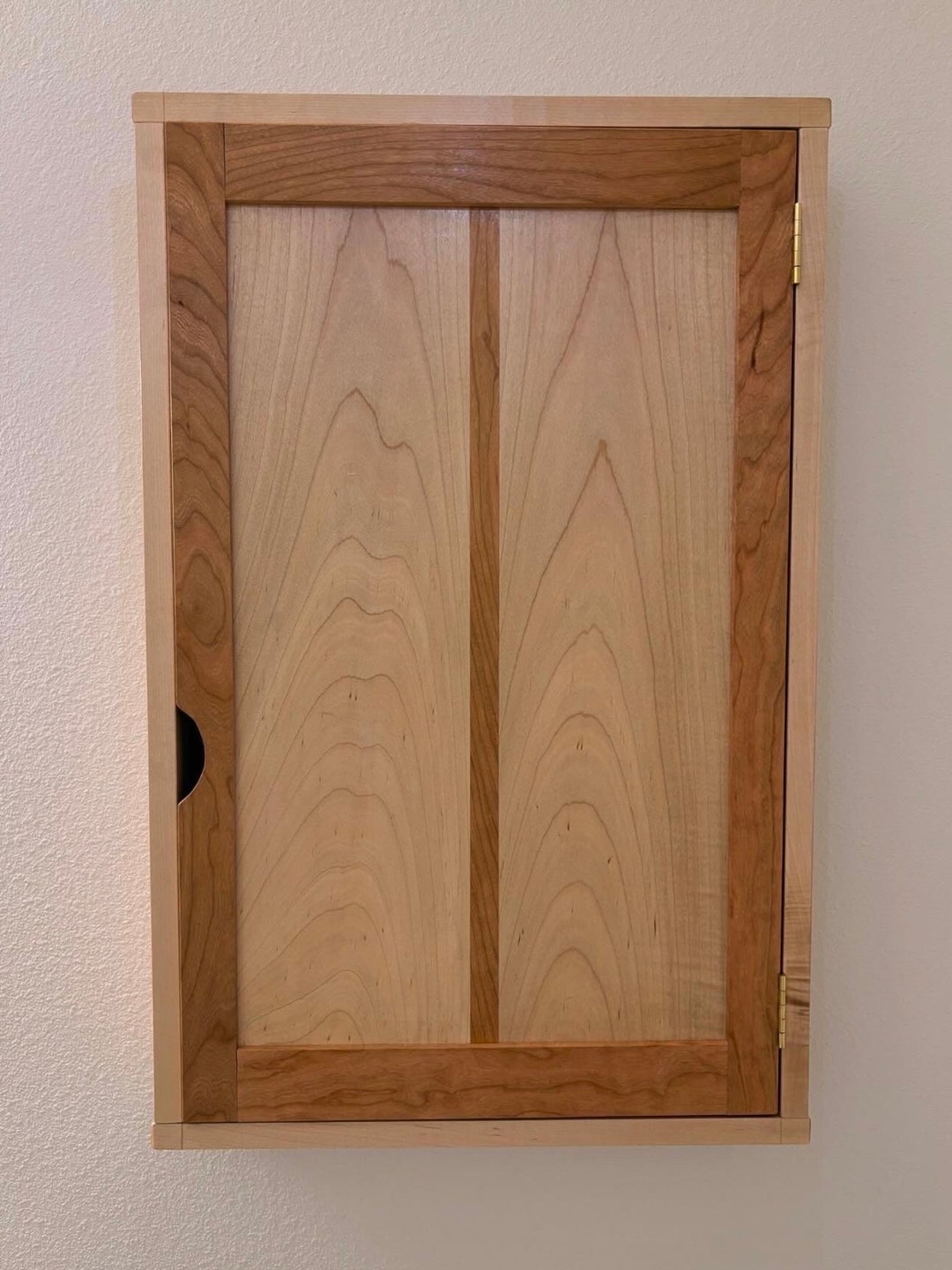 handmade-medicine-cabinet-solid-wood-hanging-cabinet-handcut