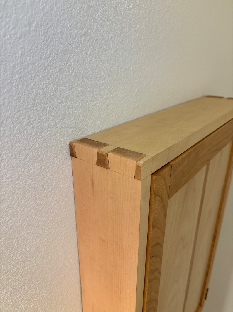 handmade-medicine-cabinet-solid-wood-hanging-cabinet-handcut
