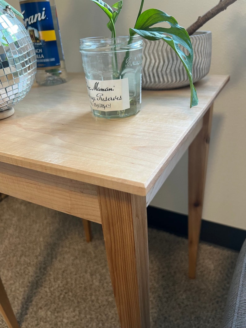 Shaker Style End Table zdjęcie 2