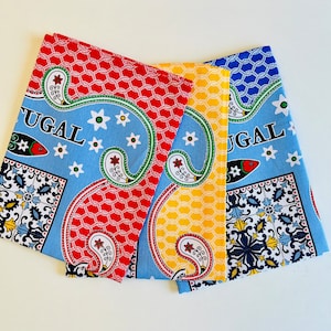 Portugese theedoek met sardines. Gemaakt in Portugal van 100% katoen. Set van 3 handdoeken in verschillende kleuren. Leuk als cadeau voor iemand van wie je houdt