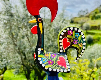 Hahn von Barcelos Portugiese L. Lucky Rooster. Hergestellt aus Eisen und handbemalt mit leuchtenden Farben. Vintage Dekor. Symbol von Portugal.