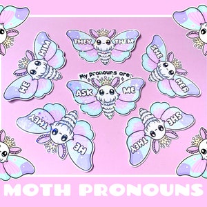 Holografischer Vinyl Aufkleber - Motte Pronomen - kawaii süß ästhetisch pastell Briefpapier irisierend Laptop Liebe stolz LGBTQ er sie ihnen CSD