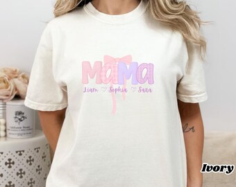 Koszulka Mama | Grafika w pastelowym kolorze, detale ze wstążki, spersonalizowane imiona