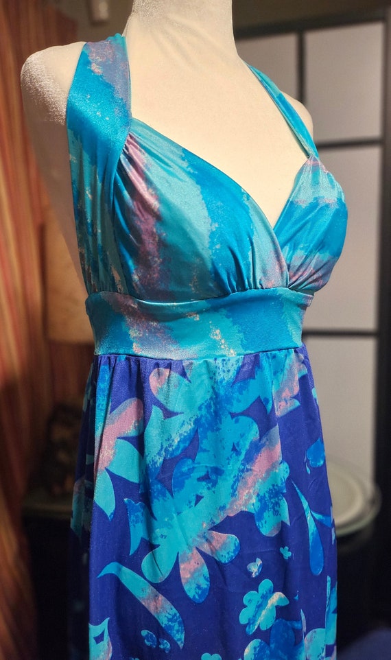 Vintage 1970's Beautiful Blue Maxi Halter Top Styl