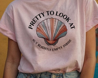 I'm Like A Seashell t-shirt, Mermaid Tee, Shell Shirt, Beach Joke Summer Funny Clamshell Coverup for Women Trendy Aesthetic Vintage Graphic