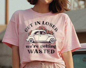 Get In Loser Nos estamos desperdiciando camiseta, camiseta de despedida de soltera, camisa divertida de fiesta de bodas, camiseta casada Retro Vibe Vintage