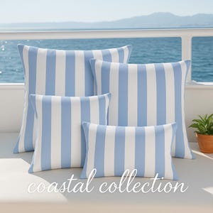 Hellblaue Cabana Stripe Kissen für den Außenbereich, Blaue und weiße Streifen Kissen, Markisenstreifen Weiches französisches Blaues dekoratives Kissen für drinnen und draußen