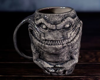 Taza de Critter, colección de terror, pieza única esculpida a mano. Taza tiki de cerámica. Arcilla Freaky.