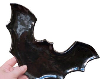 Handgefertigte Keramik Fledermaus Tablett, Halloween Dekor
