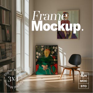 Könnte beinhalten: Ein gerahmtes Mockup mit dem Text "Frame Mockup" in weißen Buchstaben auf einer weißen Wand. Der Rahmen ist leer und bereit für Ihr Design. Im Hintergrund befindet sich ein Gemälde einer Frau in einem grünen Kleid und ein Stuhl.