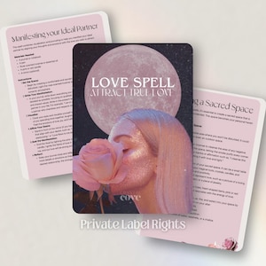 以下が含まれることがあります： 女性とバラの顔が描かれたピンクと白のラブスペルカード。カードには「ラブスペルアトラクトトゥルーラブ」というテキストと、理想のパートナーを現実化する手順が書かれています。