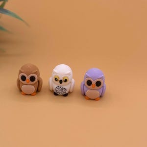 Some 3D printed toys, such as these owls, come in a variety of colors and variations.