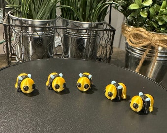 3D Printed Baby Bee Articulated Flexible Fidget Toy Sensory Pet Cute 3D Print Mini Gold and Black Bumble Bee Gift Idea for Spring