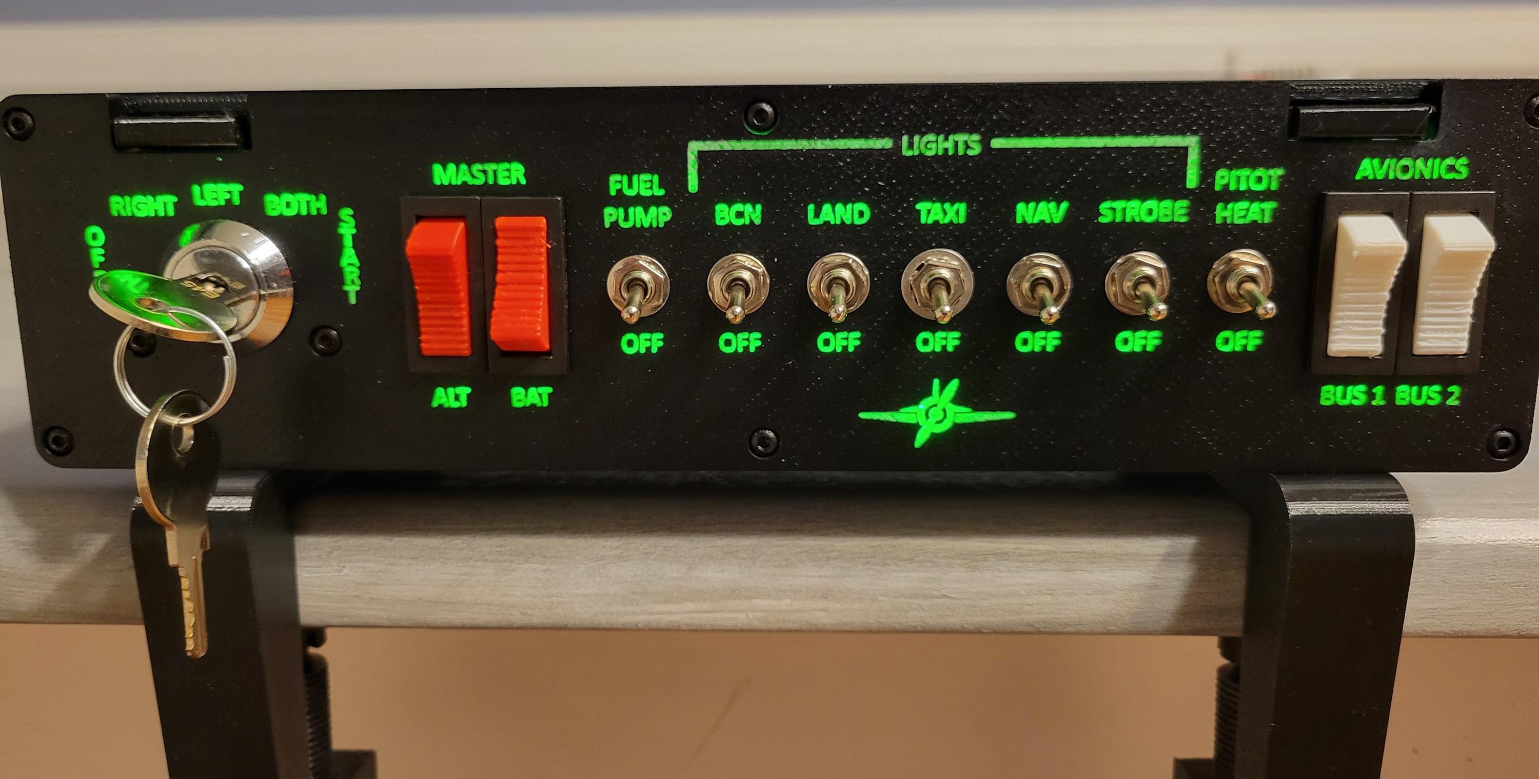 PC & Xbox Cessna 172 スタイル スイッチパネル – バックライト付き