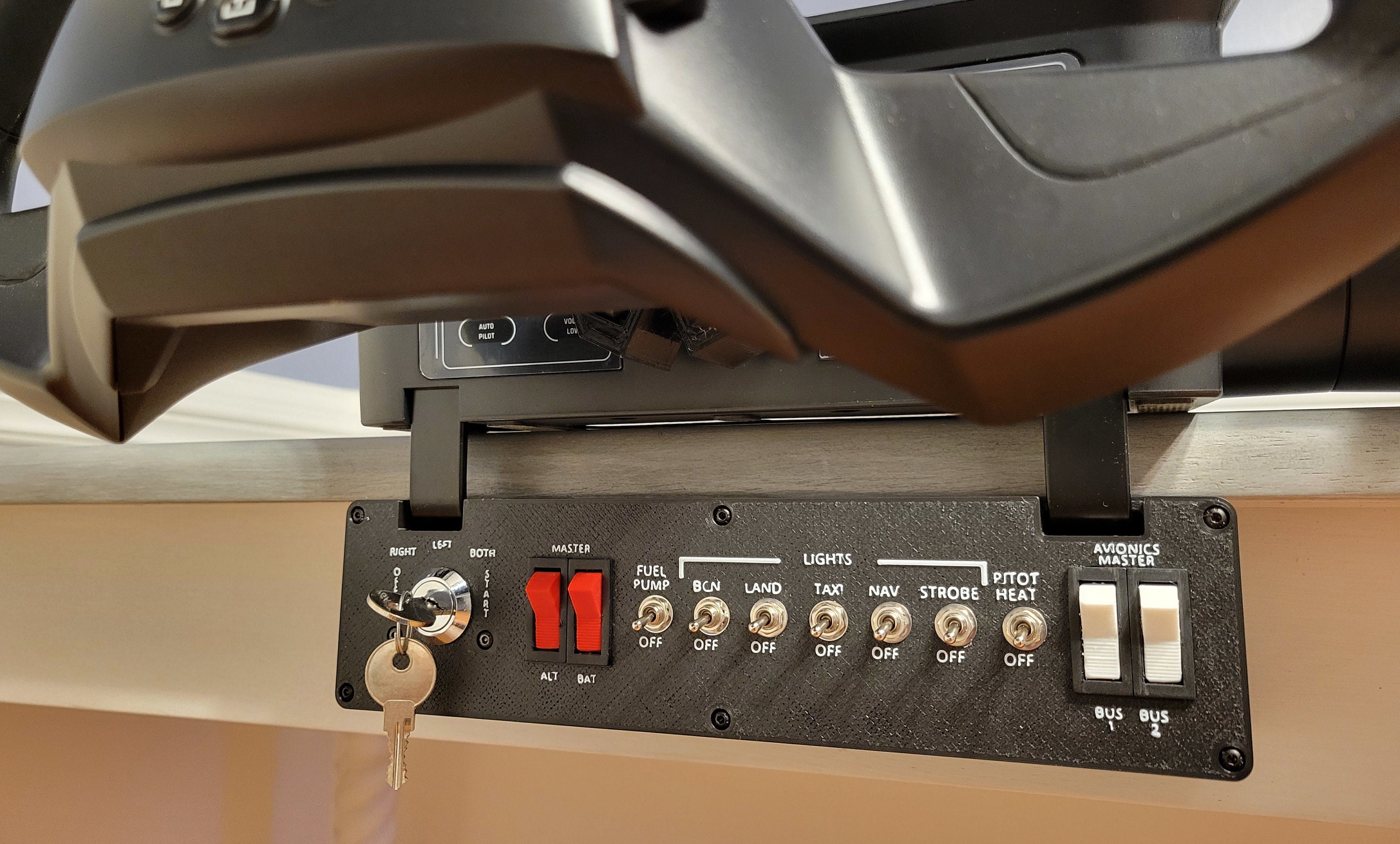 1/2 Cessna 172 フライトコントロールセット Cessna 172 / 172L Weld Assy Rudder Pedals LH & RH P/N