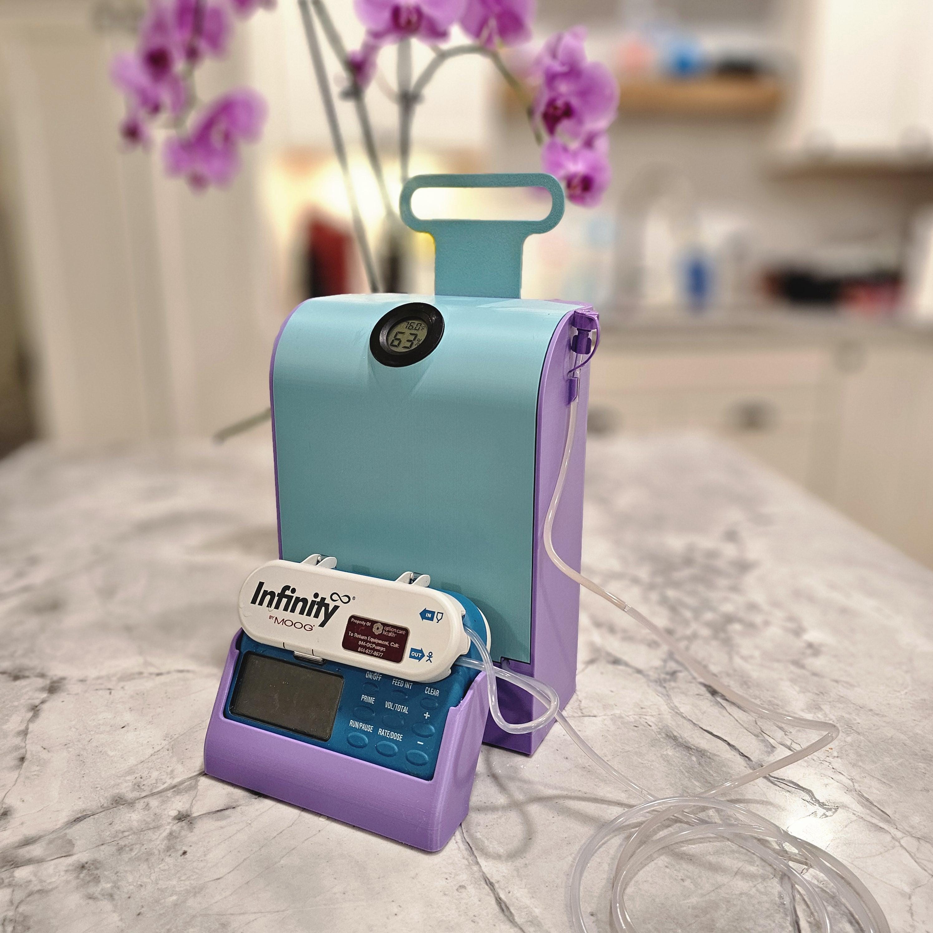 G-Tube Station™ Cooling Station | Feeding Pump Holder Stand with Syringe Clip | Fits 500ml & 1200ml Bags | Compatible with Infinity MOOG