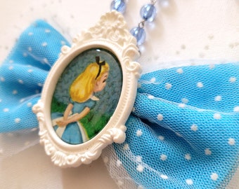 Storybook Treasures Disney Alice in Wonderland Beaded Bow Cameo Necklace OOAK