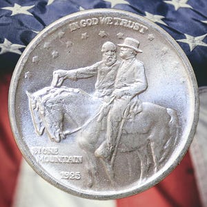 1925 Stone Mountain Commemorative Half Dollar Silver Plated Coin Modern RESTRIKE Token - Unc