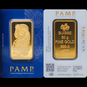 May include: A gold bar with the inscription "SUISSE 50g FINE GOLD 999.9" and the certificate number "C049638". The bar is packaged in a blue and white box with the PAMP logo and a QR code.