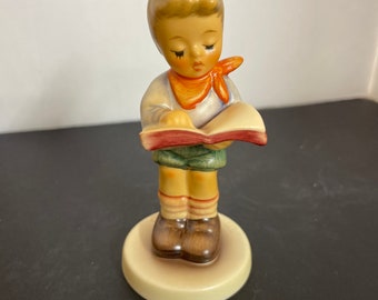 HUMMEL Goebel Figurine Honor Student 2087/B TMK 8 Made in  Germany G330 QQ