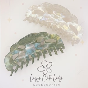 Tropical Leaf Acetate Hair Claw – Eco-Friendly Jungle Style