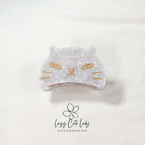 White Cat Face Hair Claw: Playful Hair Accessory