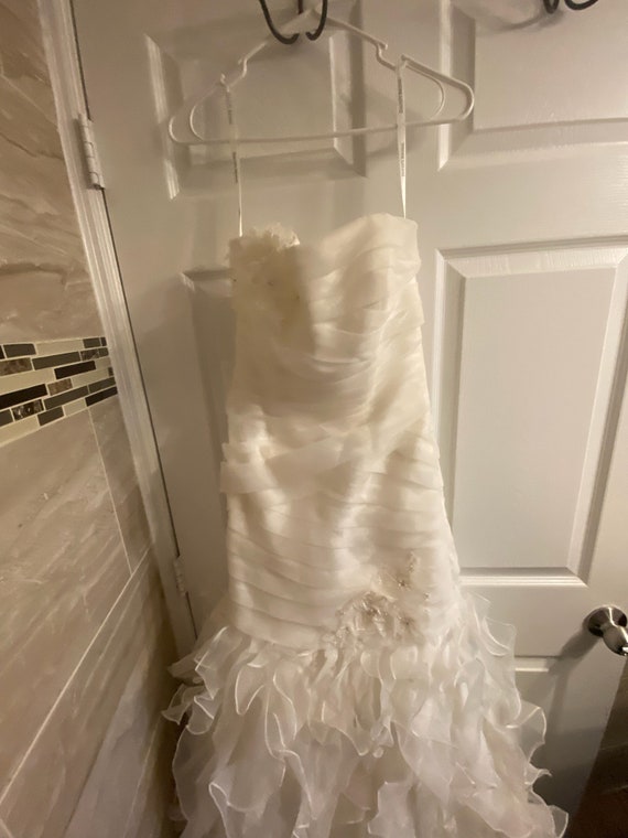 A David bridal wedding dress - image 1