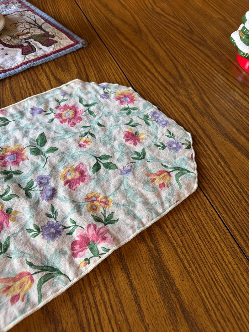 Tapis de nourriture pour chat vintage recyclé : set de table respectueux de l'environnement pour animaux de compagnie image 13