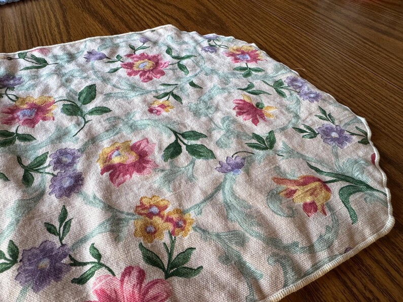 Tapis de nourriture pour chat vintage recyclé : set de table respectueux de l'environnement pour animaux de compagnie image 5