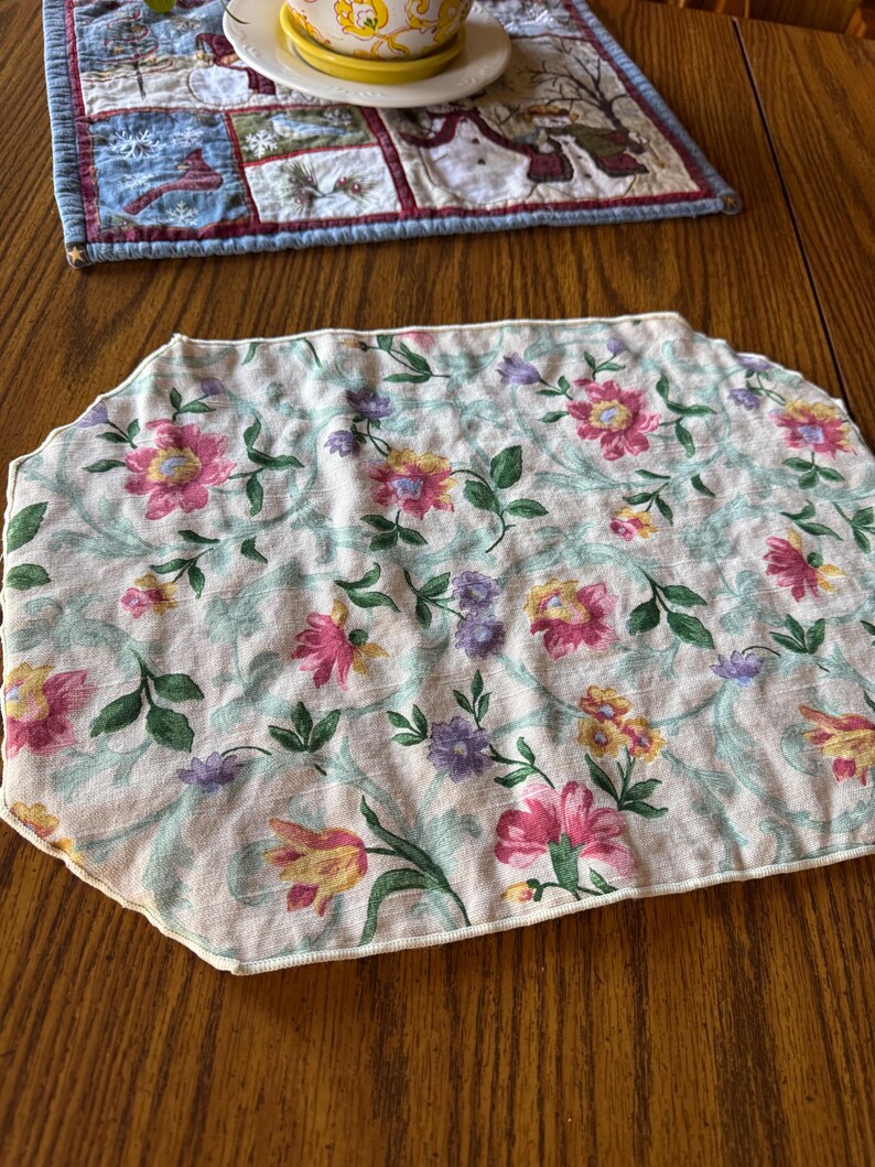 Tapis de nourriture pour chat vintage recyclé : set de table respectueux de l'environnement pour animaux de compagnie image 15