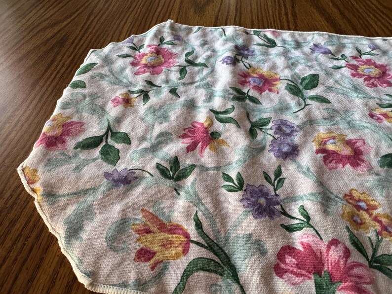 Tapis de nourriture pour chat vintage recyclé : set de table respectueux de l'environnement pour animaux de compagnie image 3