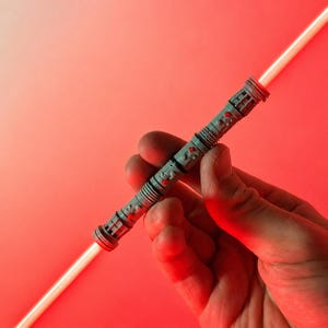 Uchwyt na pałkę świetlną Dartha Maula z podwójnym ostrzem, STL | Plik do druku 3D | Miniaturowy rekwizyt cosplayowy Star Wars