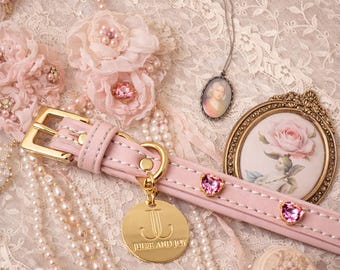 Hondenhalsband ITALIAANS Roze Leer Perfect Cadeau voor Hondeneigenaren – Luxe Echt Leer en Hartvormige Kristallen Goudkleurige Metalen Halsband