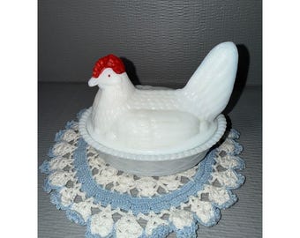 Westmoreland Milk Glass Hen on Nest Covered Dish White Red Comb Vintage