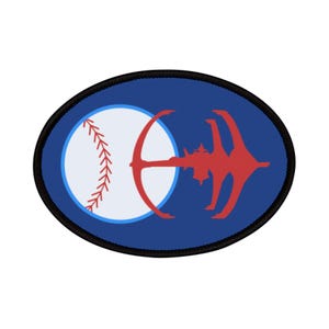 Peut inclure: Écusson ovale avec un ballon de baseball et un motif de vaisseau spatial rouge sur fond bleu. Le ballon de baseball est blanc avec des coutures rouges. L'écusson a une bordure noire.