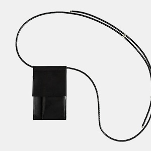 Lapàporter - Leather neck pouch, black