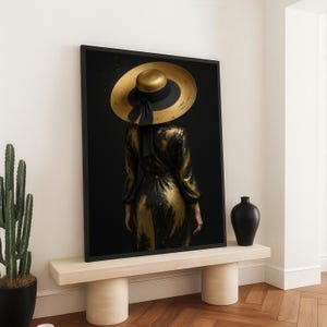Mujer elegante con sombrero negro y dorado – Arte mural de moda ilustrado digitalmente – Impresión en lienzo de glamour moderno